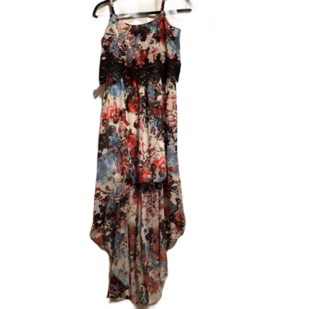 Hi low dress w/black lace